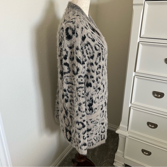Fuzzy Leopard Cardigan Duster - Picture 6 of 13